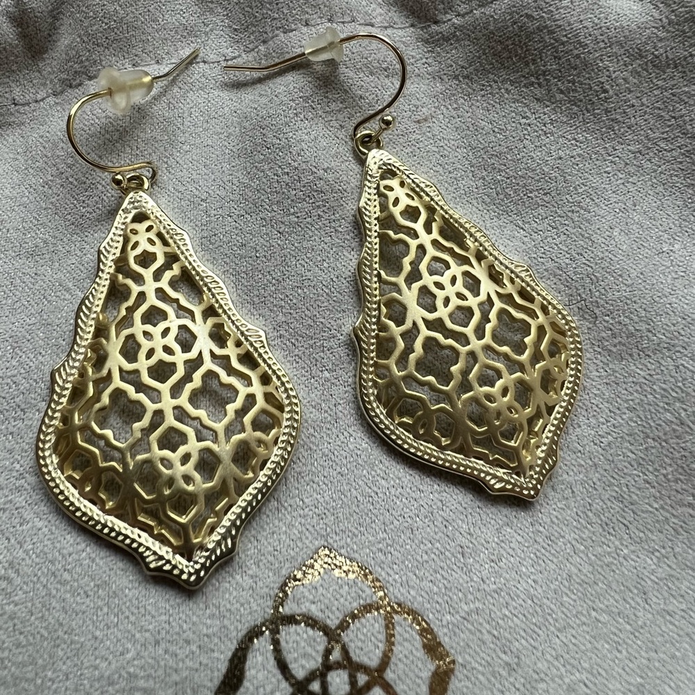Kendra Scott filigree earrings